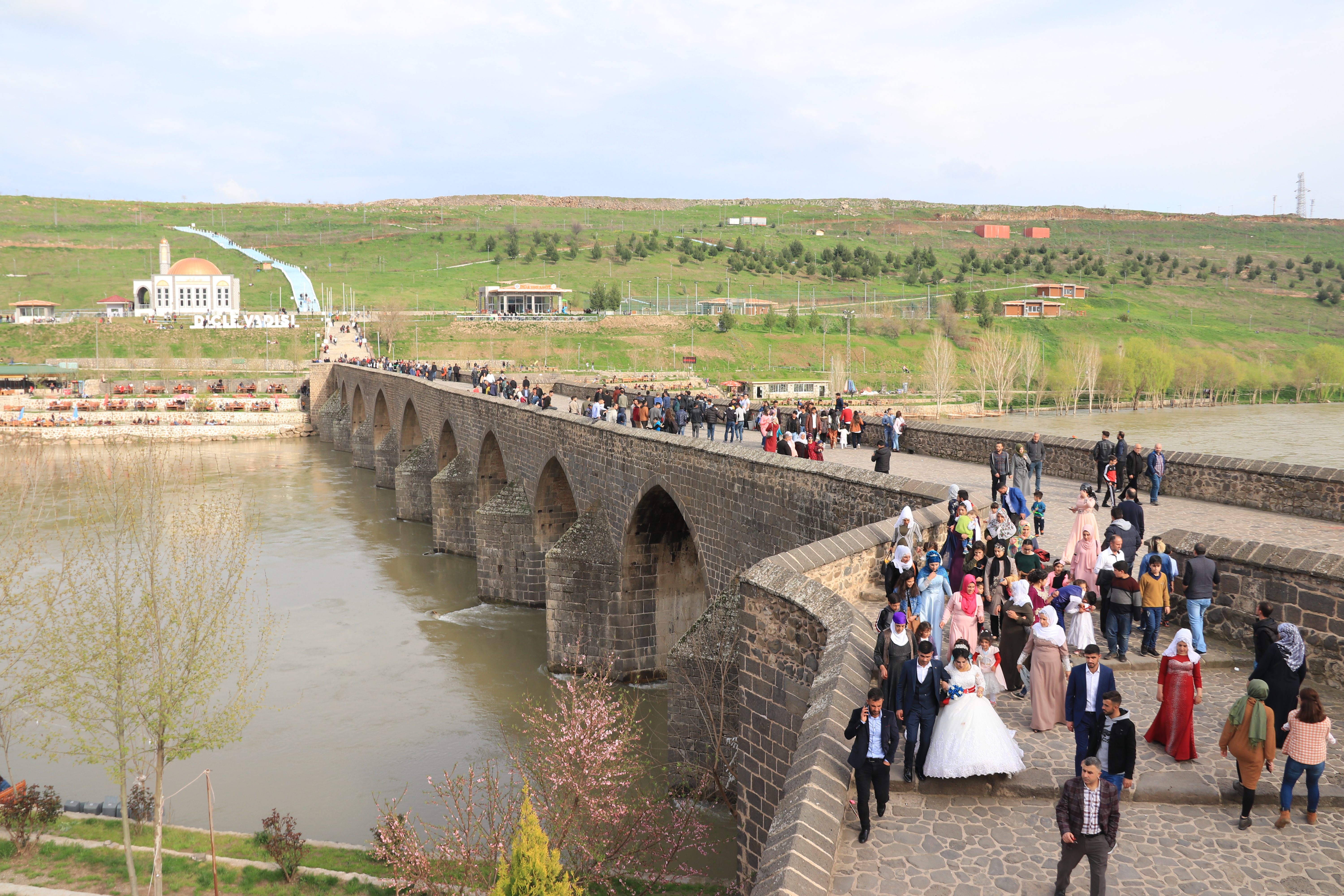  FOTO - Diyarbakır'a turist akını